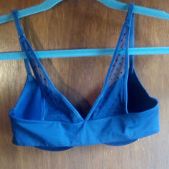 NWOT Victoria Secret Navy Bra, 32D. Front Closure. - Picture 3 of 5
